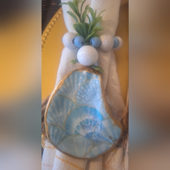 Decopauged Oyster Shell Napkin Rings - Picture 4 of 4